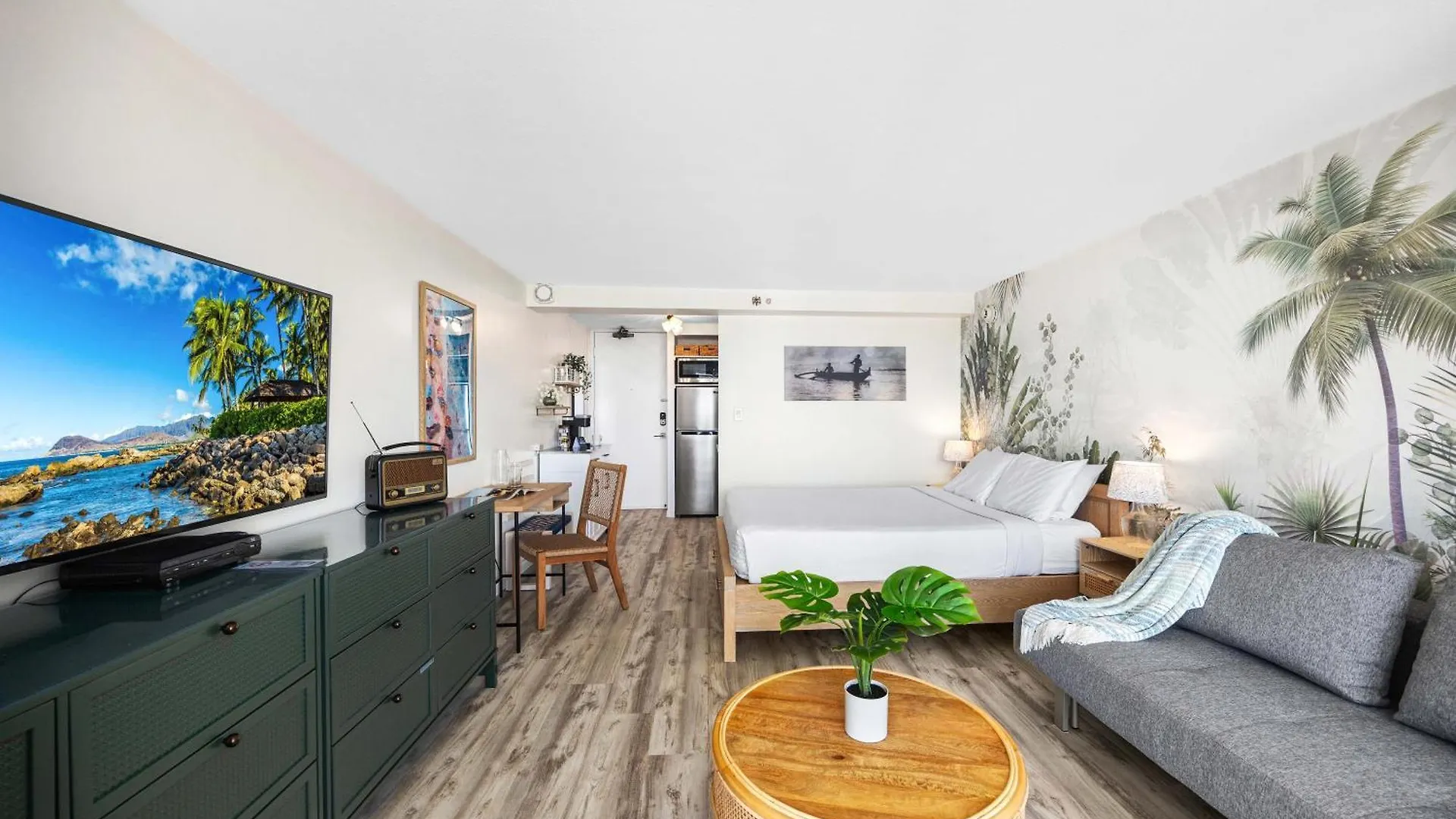 Freshly Renovated Studio With Iconic Diamond Head Views! Honolulu